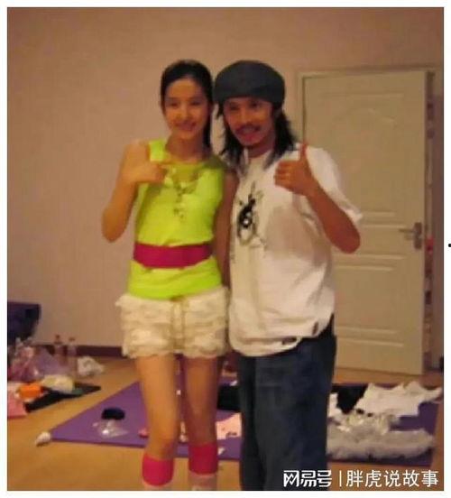 娱乐吃瓜头像图片女生,揭秘娱乐吃瓜头像中的魅力女生